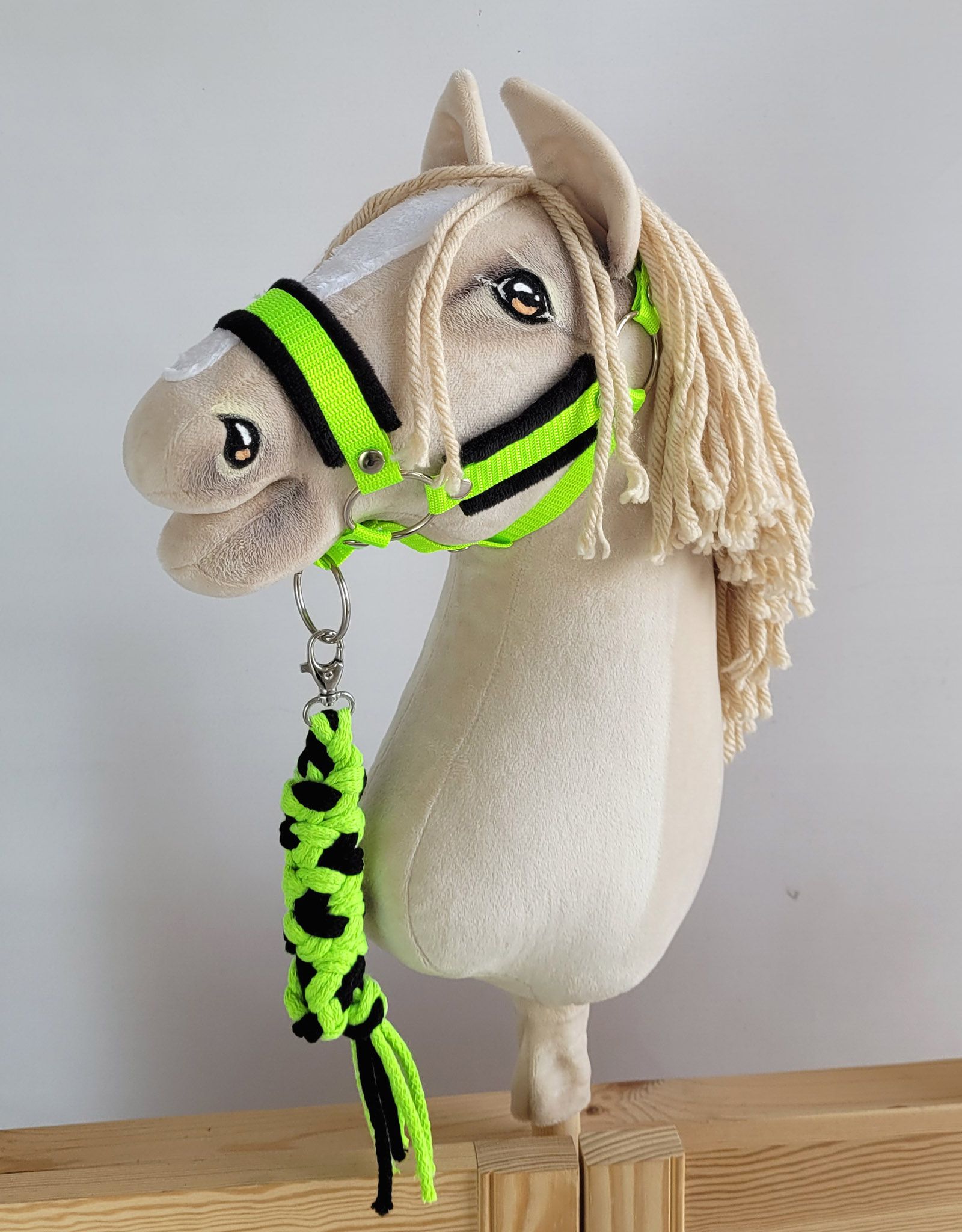 Halsterset met Bont voor een hobbypaard, Neon Groen & Zwart