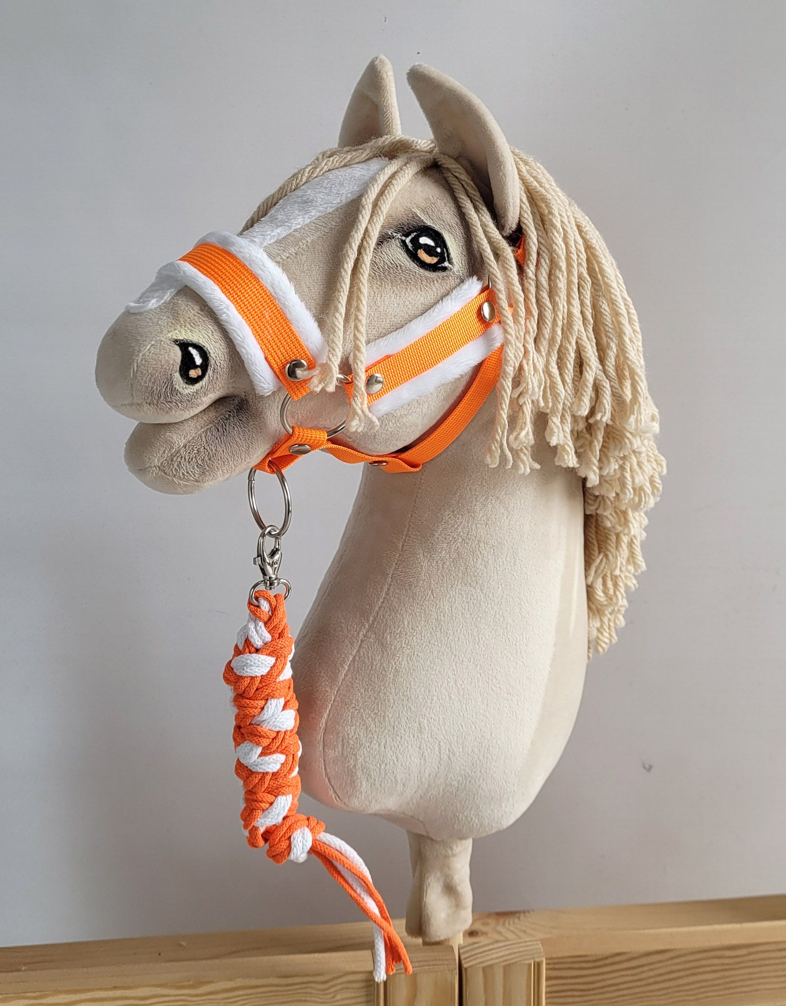 Halsterset met Bont voor een hobbypaard, Neon Oranje & Wit