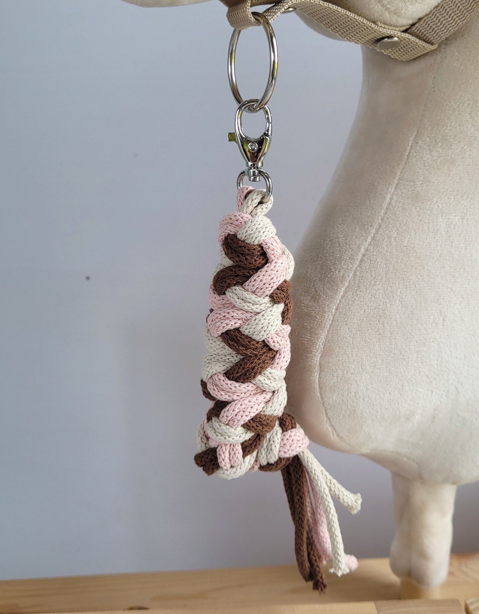 Gevlochten halsterleiband driekleurig voor stokpaard pastelroze/bruin/beige
