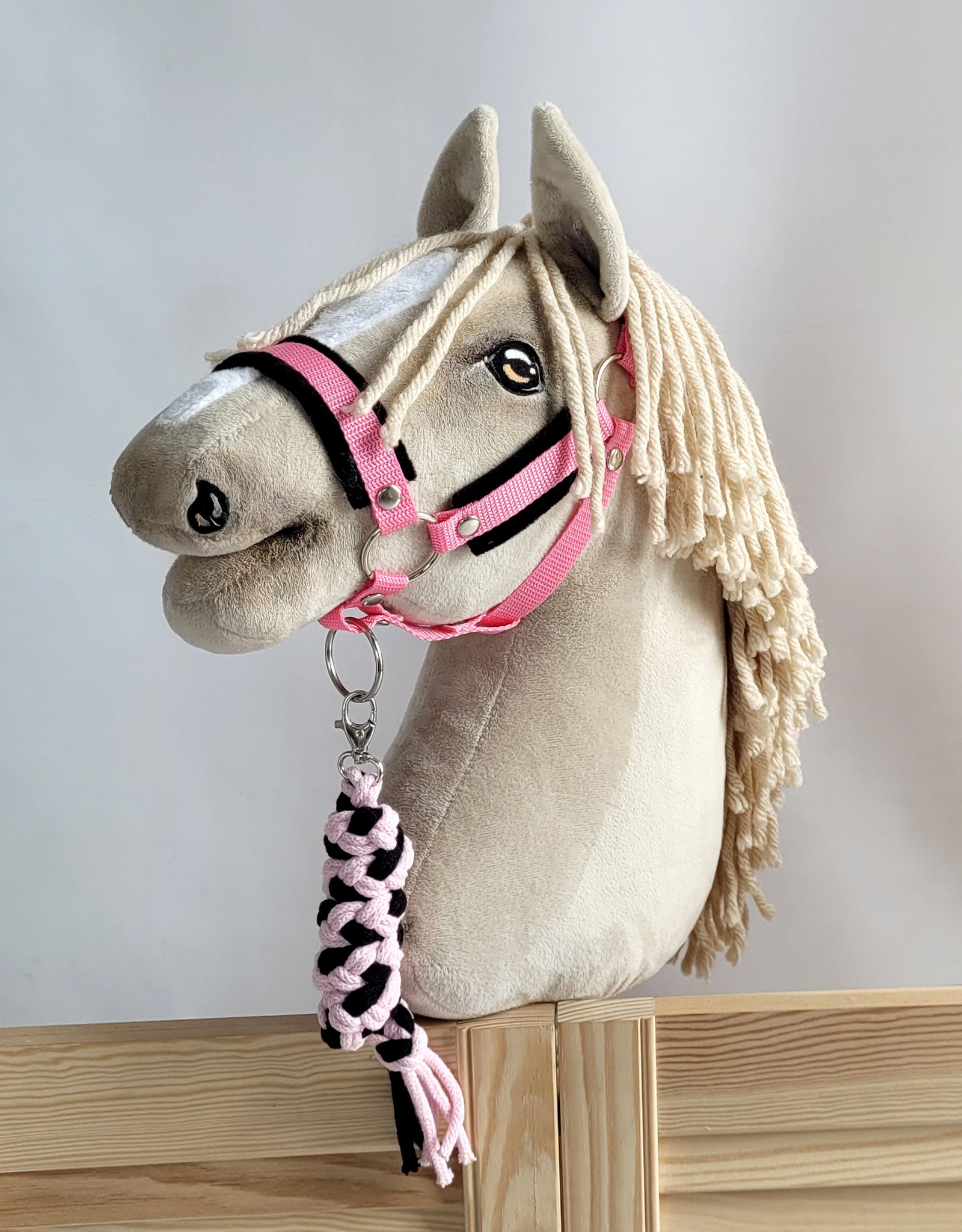 Halsterset met Bont voor een hobbypaard, Roze & Zwart